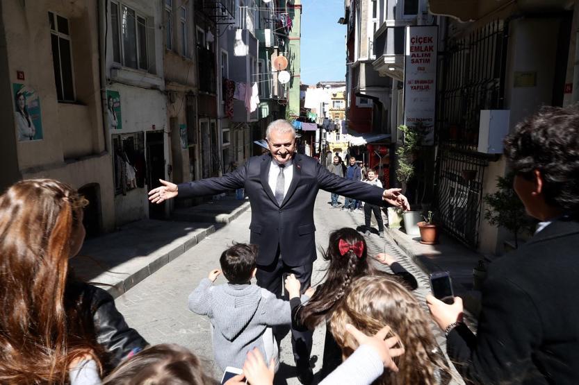 Binali Yıldırımdan büyüdüğü sokağa ziyaret