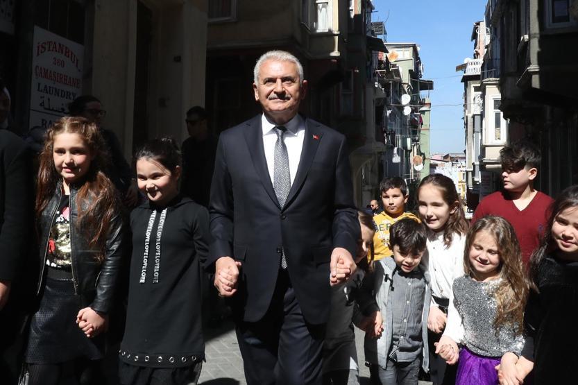 Binali Yıldırımdan büyüdüğü sokağa ziyaret