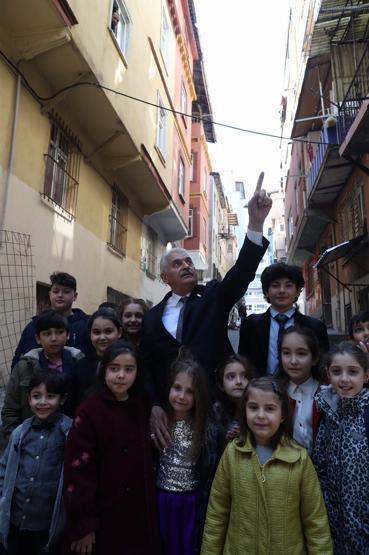 Binali Yıldırımdan büyüdüğü sokağa ziyaret