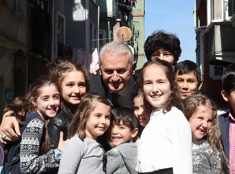Binali Yıldırımdan büyüdüğü sokağa ziyaret