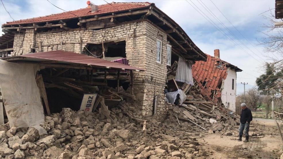 Denizli beşik gibi sallanıyor... Acıpayamdaki depremin ardından 375 artçı