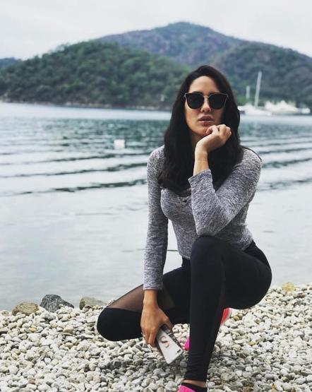 Enerji yükleyeceğim deyip istismar etmişlerdi... Yarışmadaki arkadaşı konuştu