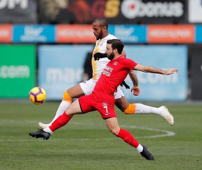 Galatasaray 5 gollü maçta Ümraniyesporu devirdi