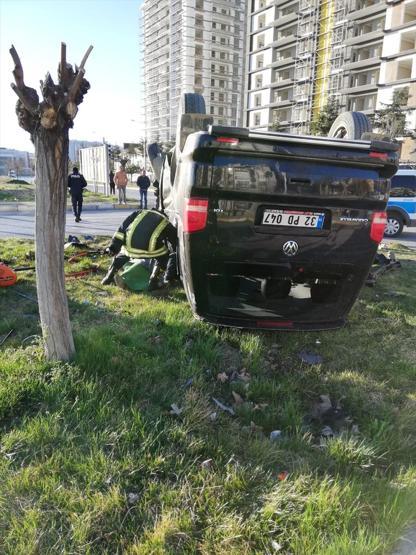 Ispartada feci kaza... Otomobil ile minibüs çarpıştı: 1 ölü, 7 yaralı