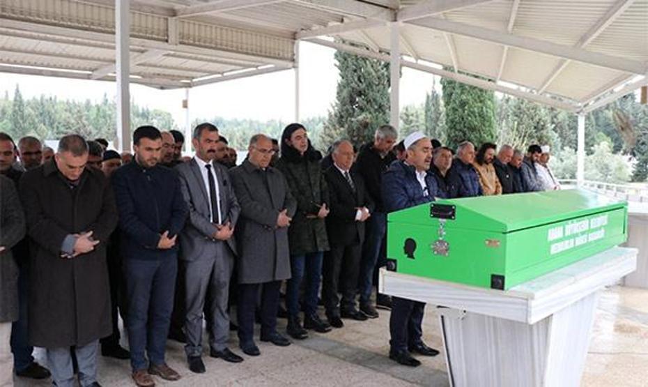 Murat Kekilli gözyaşları içinde babasını son yolculuğuna uğurladı