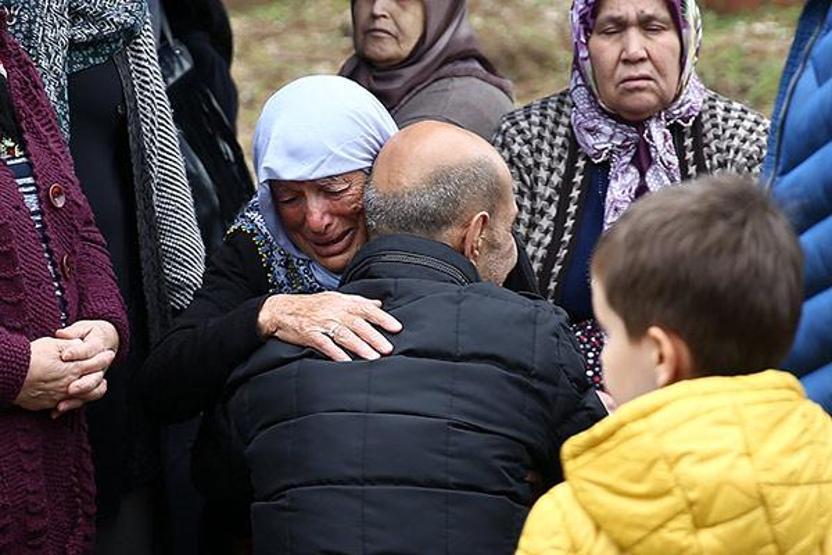 Murat Kekilli gözyaşları içinde babasını son yolculuğuna uğurladı