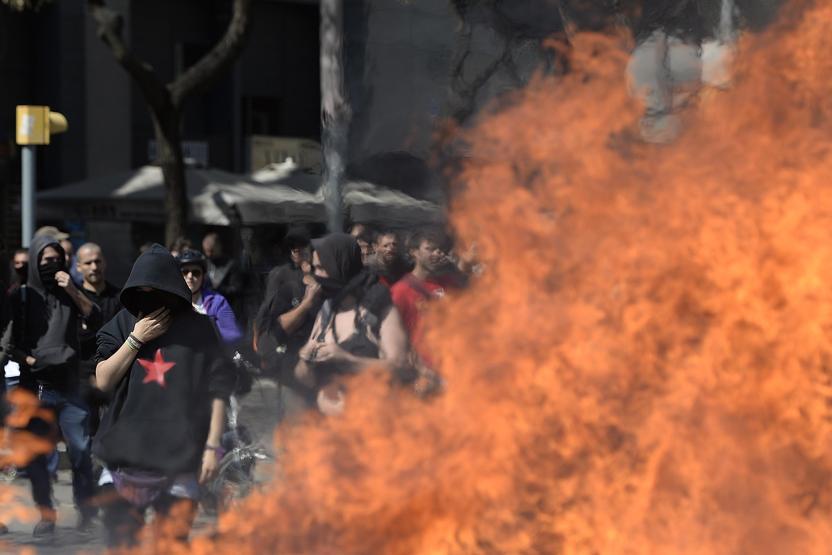 Aşırı sağa karşı eylem yaptılar... Barcelona sokakları alev alev