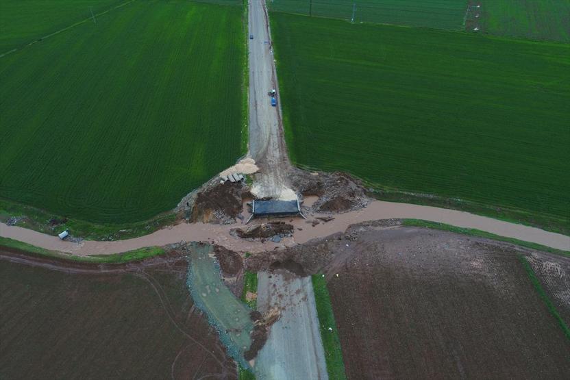 Sele kapılan iki kişiden birinin cesedine ulaşıldı Çalışmalar devam ediyor