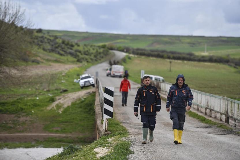 Sele kapılan iki kişiden birinin cesedine ulaşıldı Çalışmalar devam ediyor