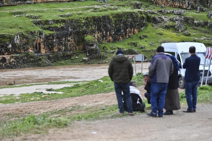 Sele kapılan iki kişiden birinin cesedine ulaşıldı Çalışmalar devam ediyor
