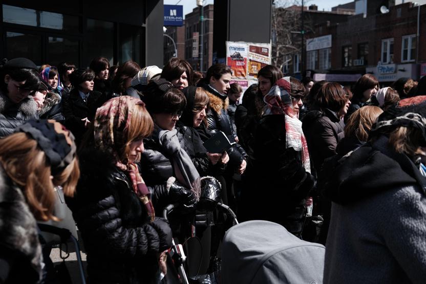 New Yorkta 100 bin kişilik cenaze töreni: Cep telefonu olan tabuta dokunmasın