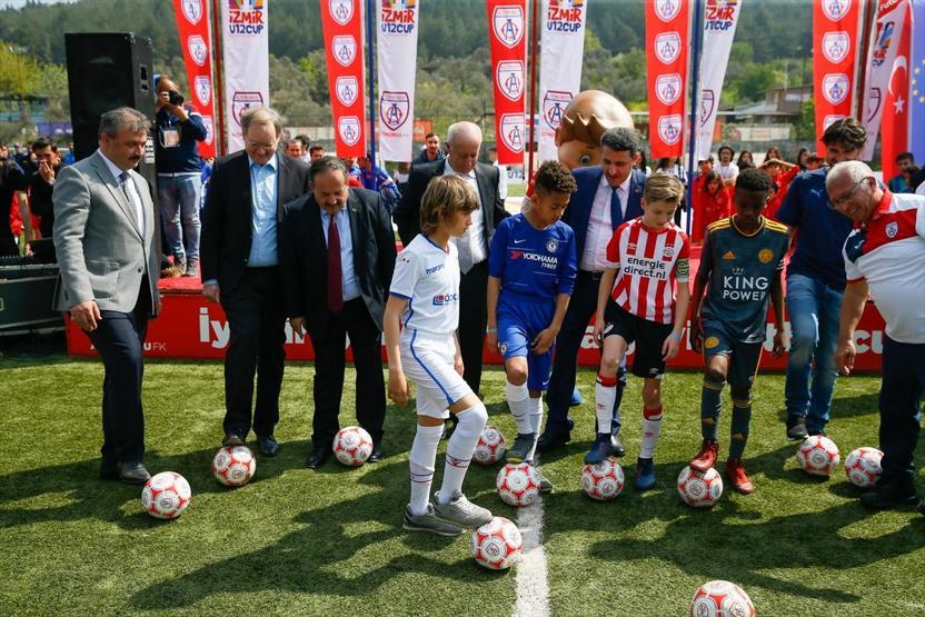 6. Uluslararası U12 İzmir Cup başladı