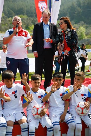 6. Uluslararası U12 İzmir Cup başladı