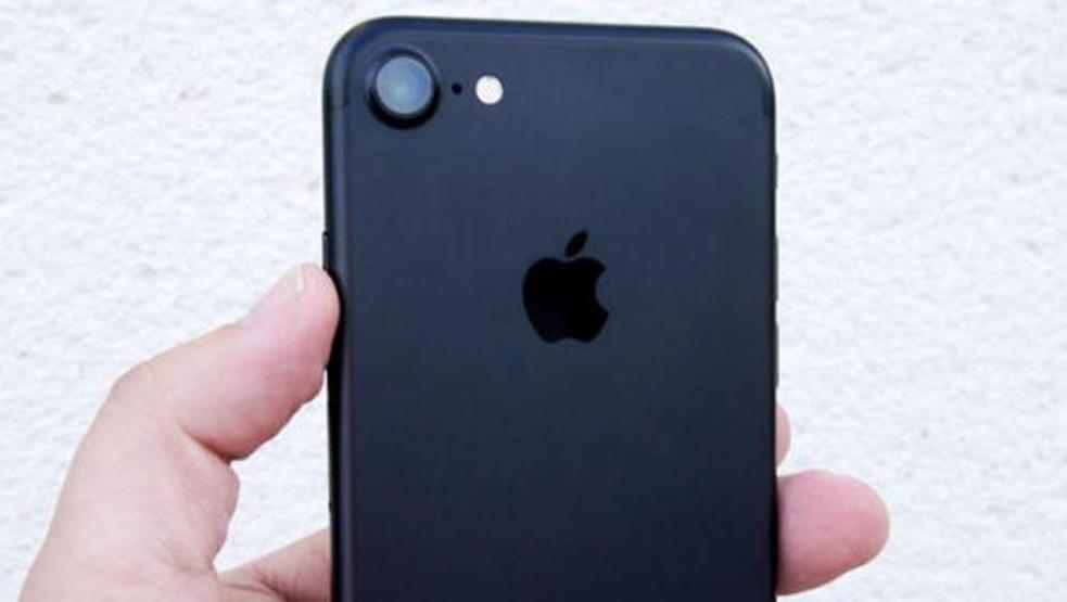 Kimse farkında değil iPhonedaki o delik...