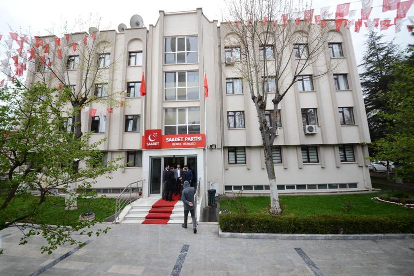 Saadet Partisi Genel Merkezi tahliye ediliyor