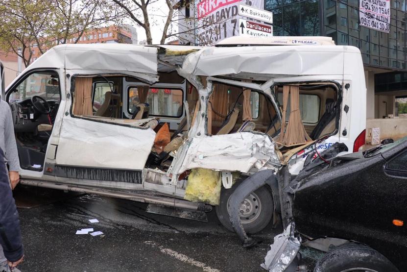 Minibüse ok gibi saplandı
