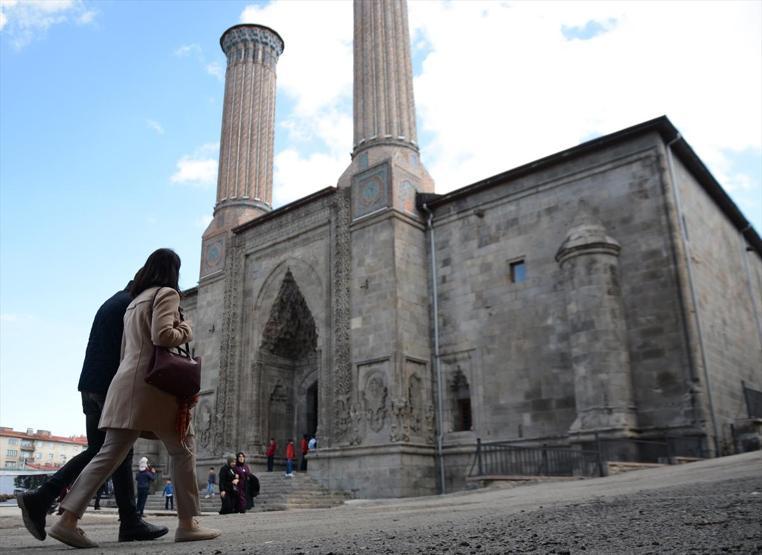 Selçuklunun eşsiz eserlerine ziyaretçi akını