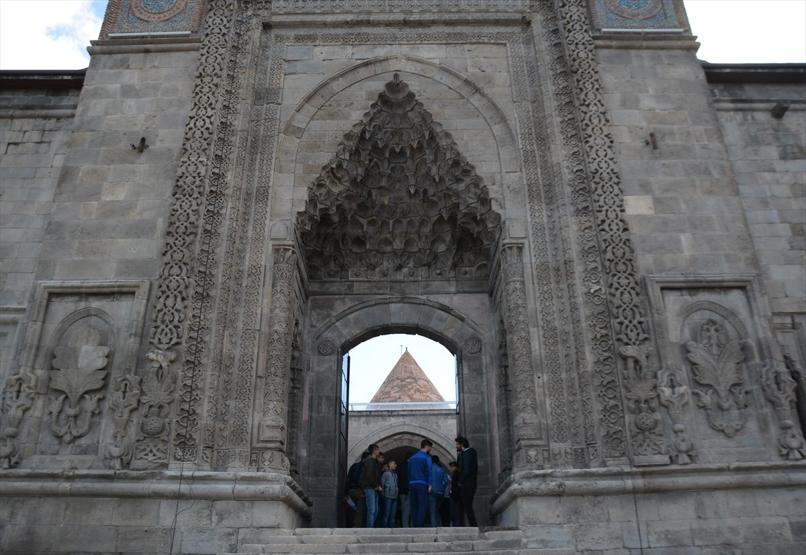 Selçuklunun eşsiz eserlerine ziyaretçi akını