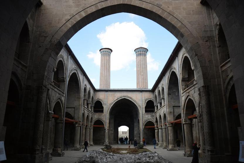 Selçuklunun eşsiz eserlerine ziyaretçi akını