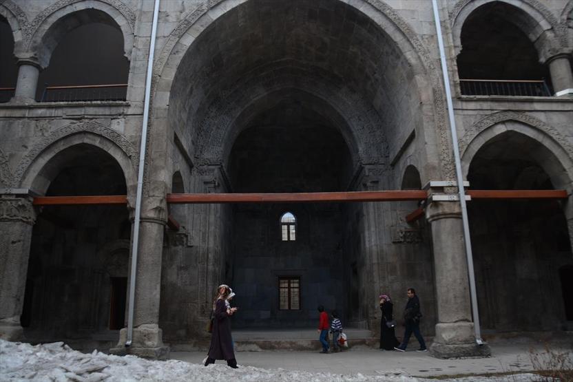 Selçuklunun eşsiz eserlerine ziyaretçi akını