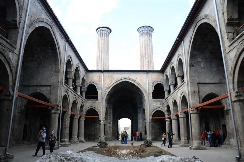 Selçuklunun eşsiz eserlerine ziyaretçi akını