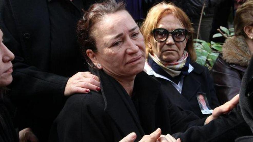 Demet Akbağ’a Sezen Aksudan dev destek