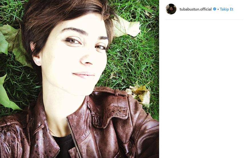Tuba Büyüküstünün makyajsız pozu sosyal medyayı salladı