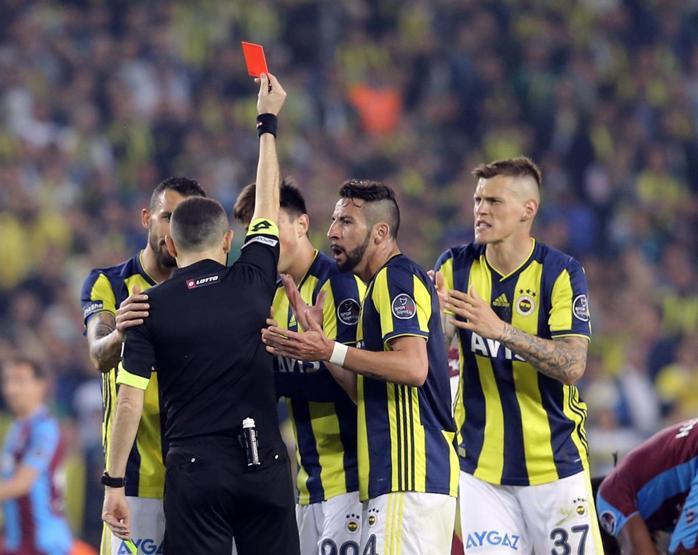 Fenerbahçede iki futbolcu PFDKye sevk edildi