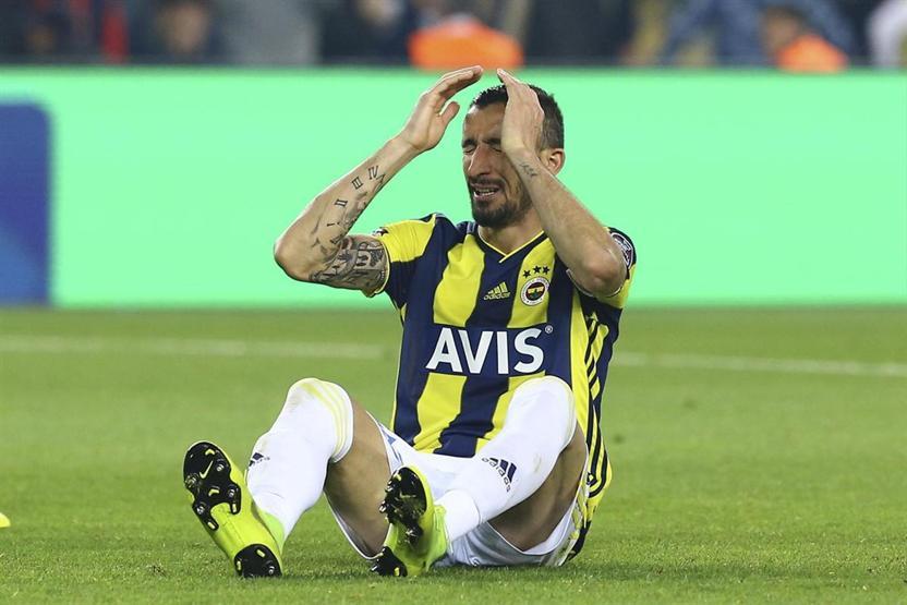 Fenerbahçede iki futbolcu PFDKye sevk edildi