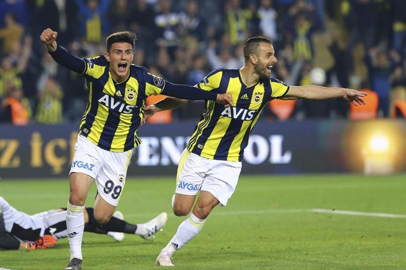 Fenerbahçede iki futbolcu PFDKye sevk edildi