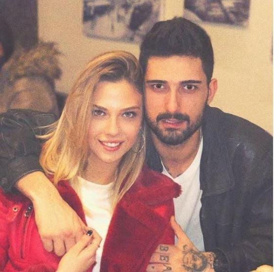 Yasemin Şefkatliden şezlong pozu