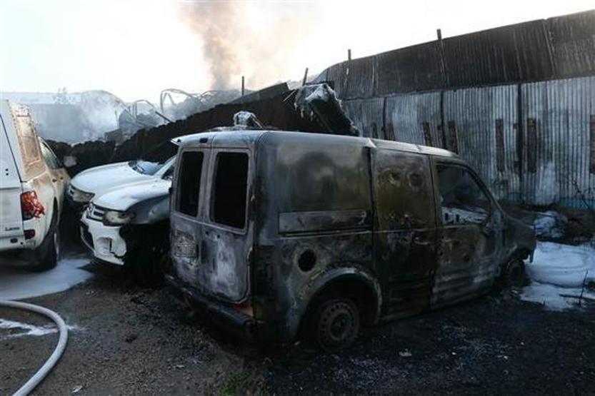 Adanada fabrikada yangın 11 araç kullanılamaz hale geldi