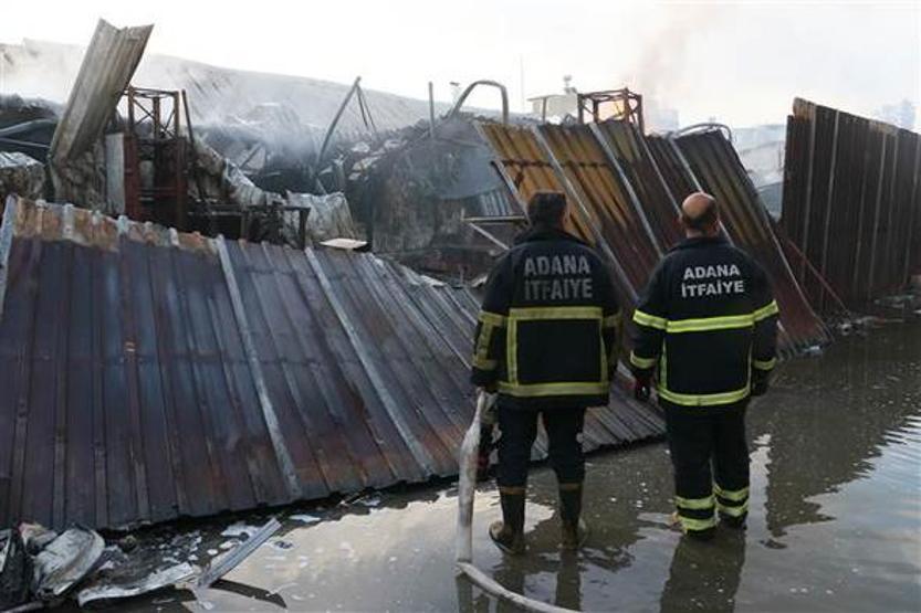 Adanada fabrikada yangın 11 araç kullanılamaz hale geldi