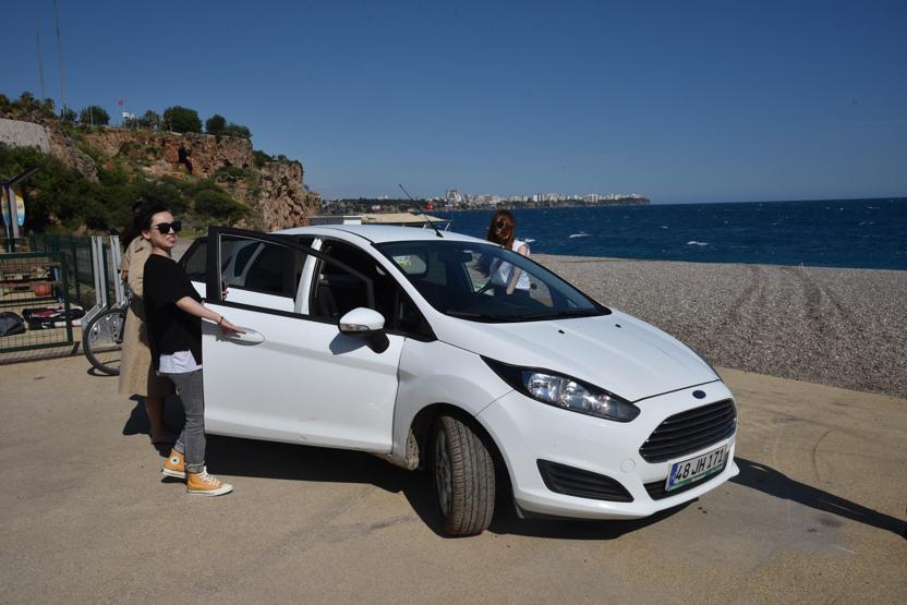 Çinli kızların fotoğraf merakı başlarına iş açtı
