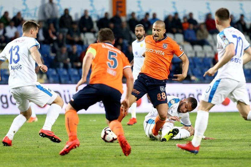 Başakşehir iddiasını sürdürdü