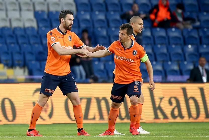 Başakşehir iddiasını sürdürdü
