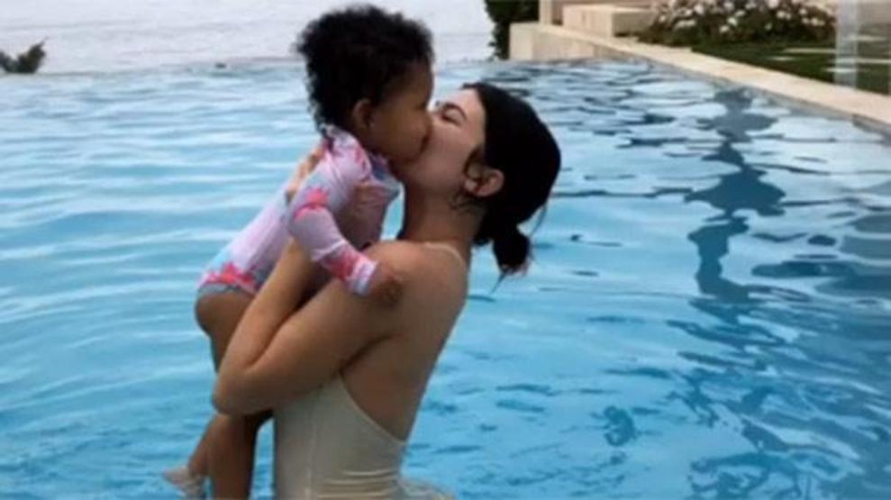 Kylie Jennera 420 bin TLlik hediye