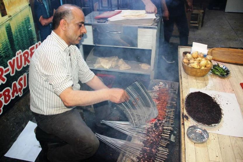 Şanlıurfada sahurun vazgeçilmezi; Ciğer kebabı