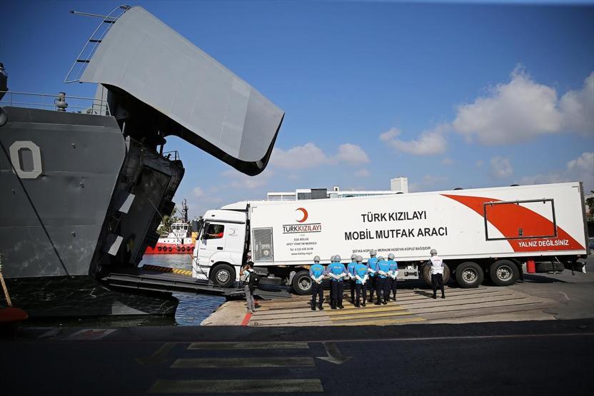 Üç denizde eş zamanlı düzenlenen en büyük tatbikat: 131 gemi, 57 uçak ve 33 helikopter...