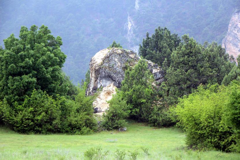 2 bin yıllık tarih dinamitle patlatılıp, kitabeyi çaldılar