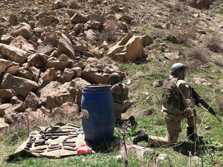 Başkalede terör örgütü PKKya ait cephanelik ele geçirildi