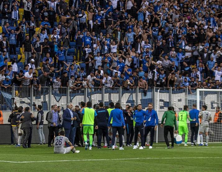 Ümit Özat gözyaşlarını tutamadı