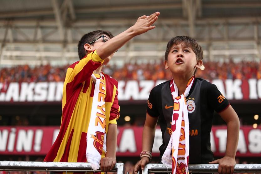Galatasaray-Başakşehir maçında gergin anlar