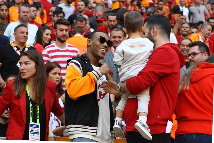 Galatasaray-Başakşehir maçında gergin anlar