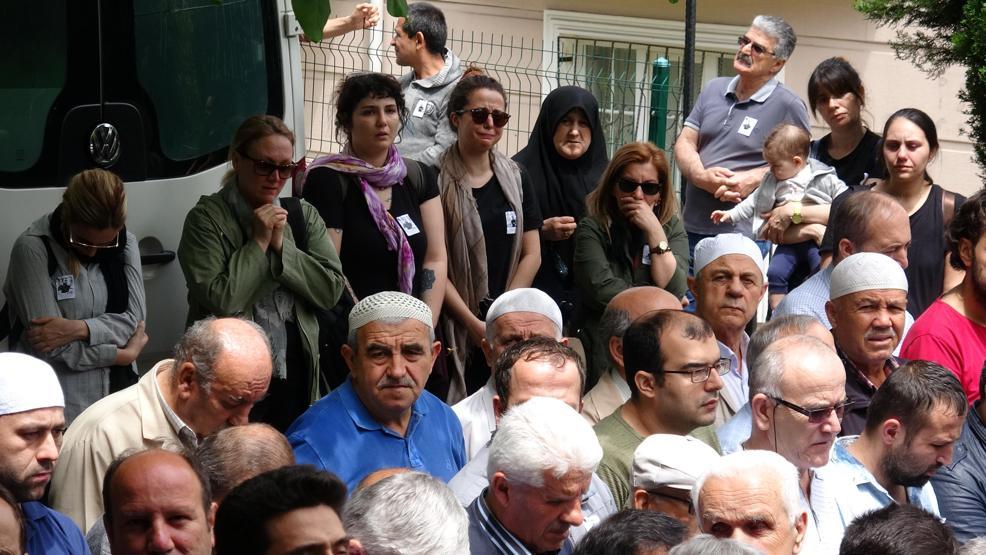 Bıçaklanarak öldürülen arkeolog gözyaşlarıyla son yolculuğuna uğurlandı