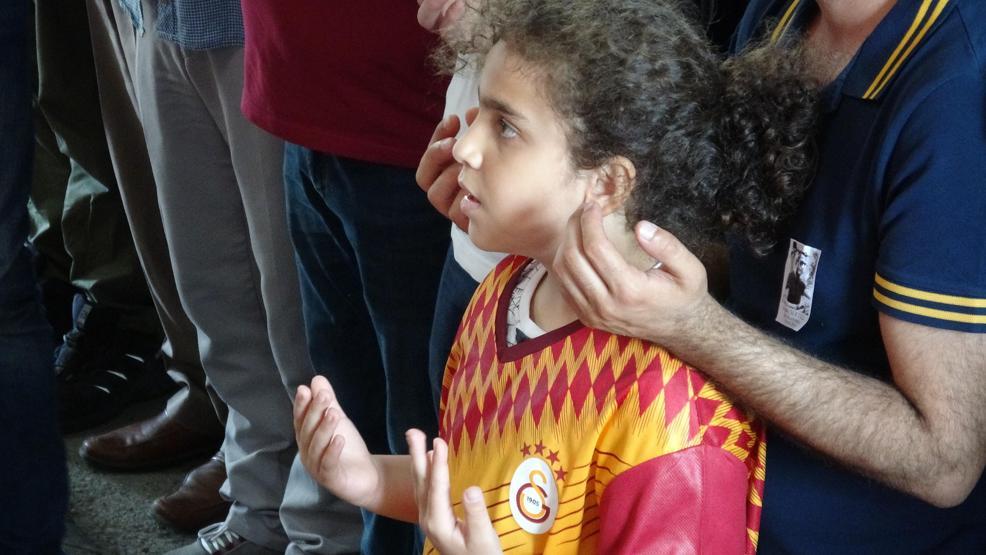 Bıçaklanarak öldürülen arkeolog gözyaşlarıyla son yolculuğuna uğurlandı