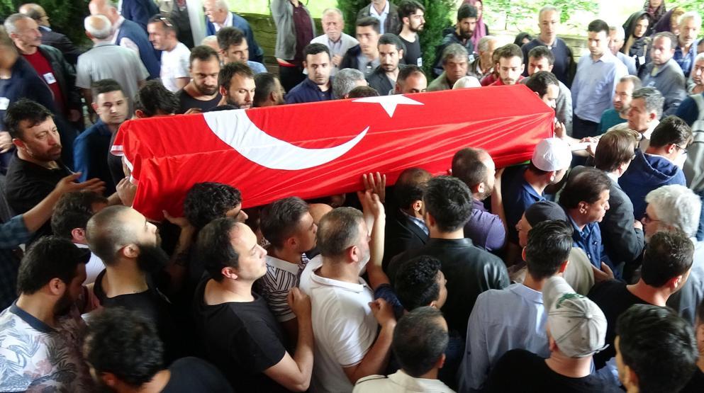 Bıçaklanarak öldürülen arkeolog gözyaşlarıyla son yolculuğuna uğurlandı