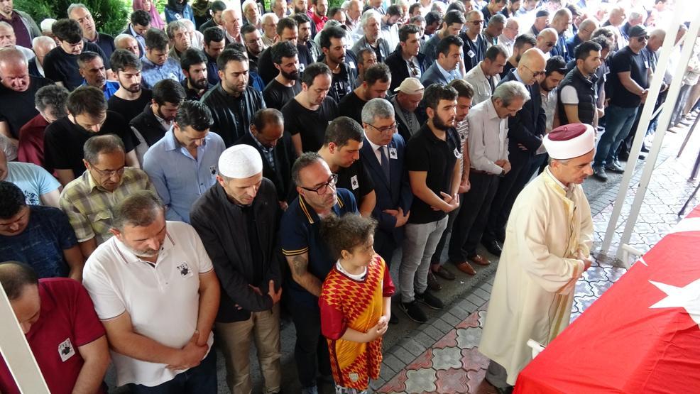 Bıçaklanarak öldürülen arkeolog gözyaşlarıyla son yolculuğuna uğurlandı