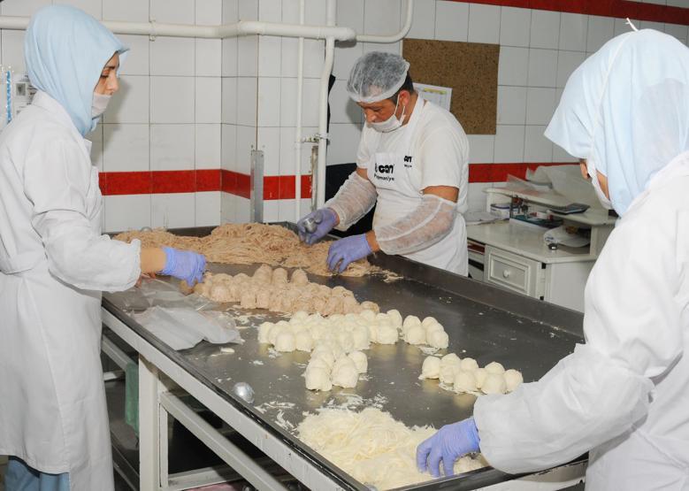 Bayram öncesi pişmaniye üretimi arttı