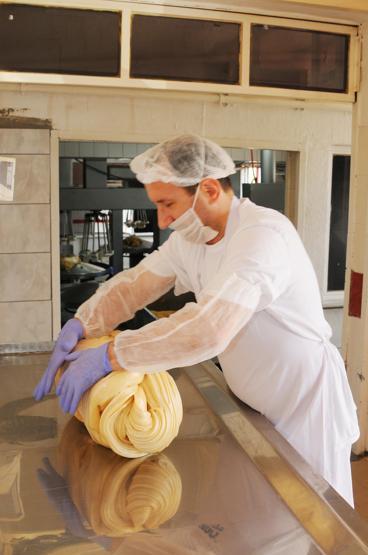 Bayram öncesi pişmaniye üretimi arttı